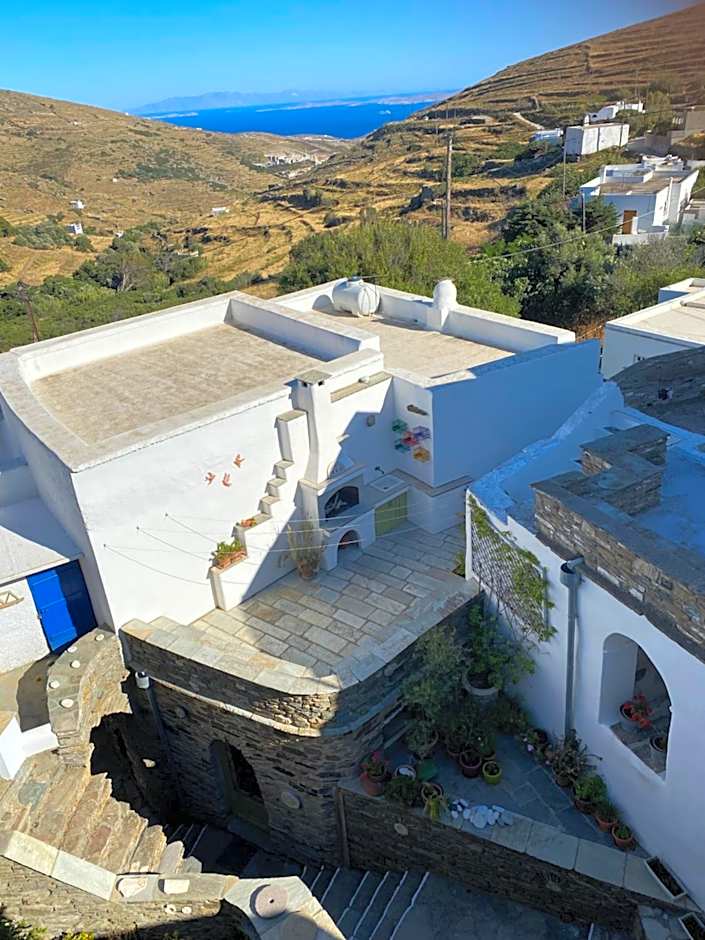 Crossroads Inn Traditional Lodging