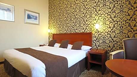 Standard King Room - Non-Smoking