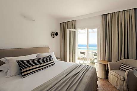 Deluxe Double or Twin Room with Sea View