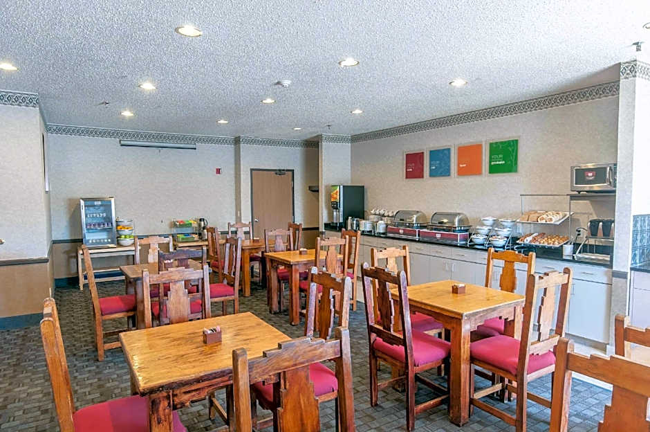 Comfort Suites   University