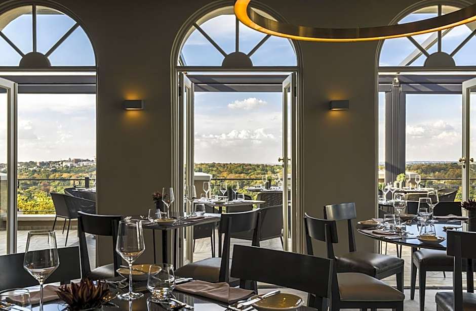 Four Seasons Hotel Westcliff