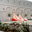 De Hug Hotel and Residence
