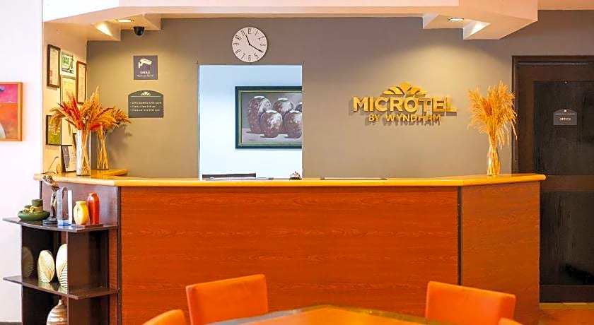 Microtel By Wyndham Eagle Ridge