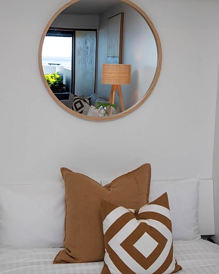 Lennox Holiday Apartments