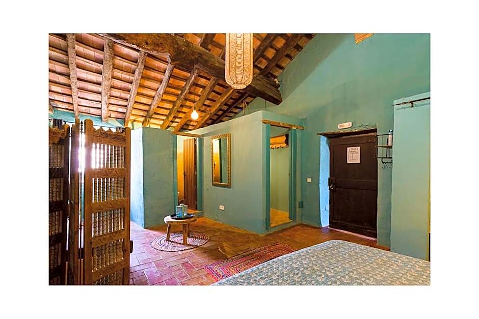 Mas Del Llop Blanc - Dog friendly Hostal Rural - B&B