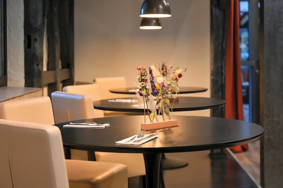 Four Stars by City Hotel