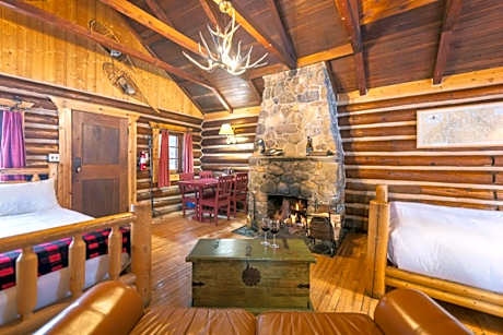 Storm Mountain Lodge & Cabins