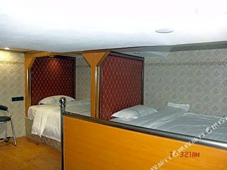 Meiling Hotel (Guangzhou Zhujiang New Town Wuyangyu Subway Station)