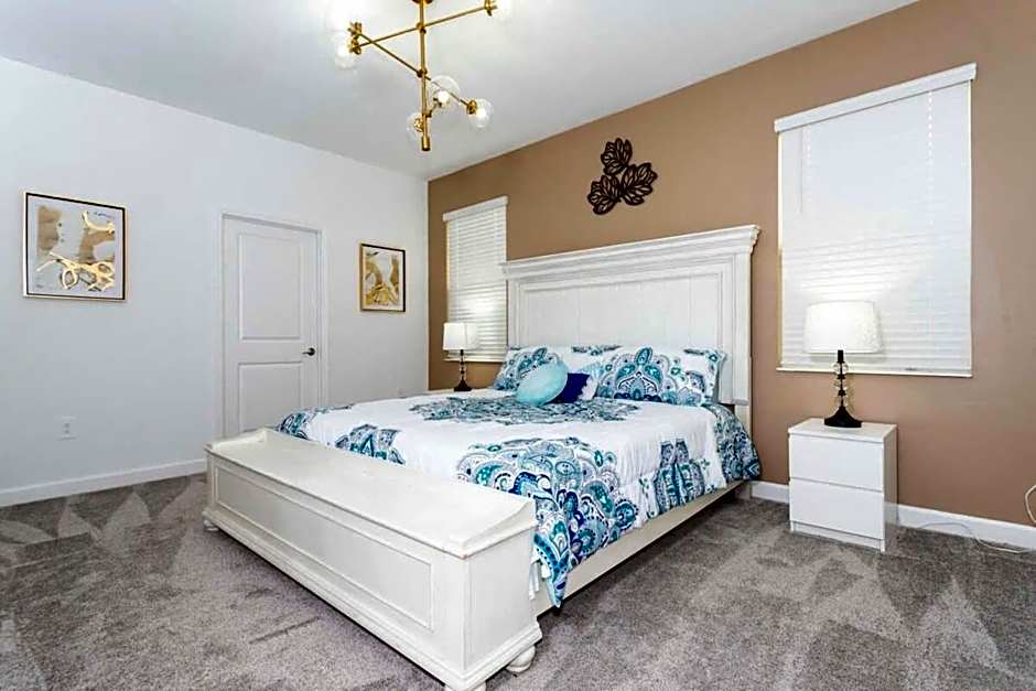Super nice and spacious 9BDR home