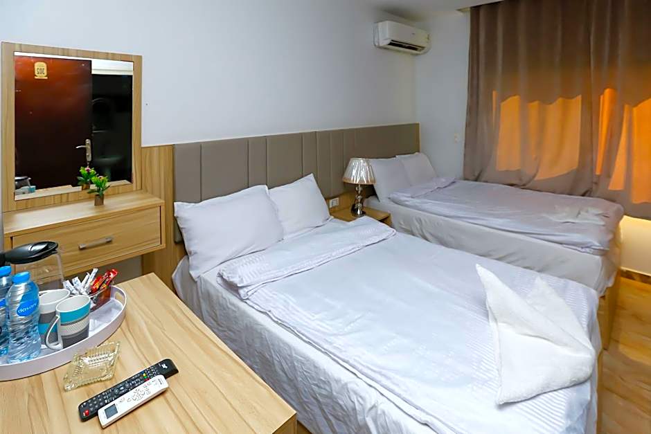 Pyramids Express View Hotel