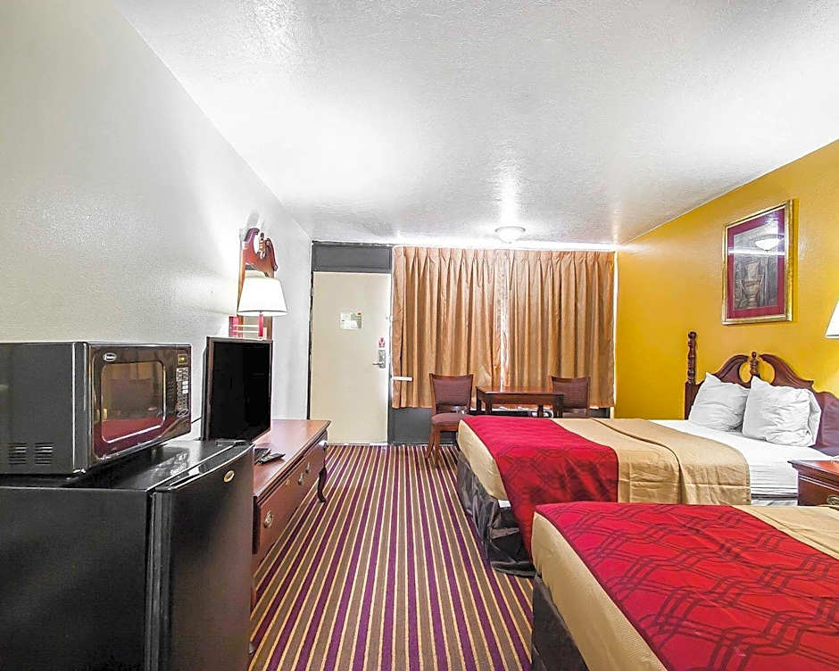 Photo 1 of 5 of 2 Double Beds, Nonsmoking