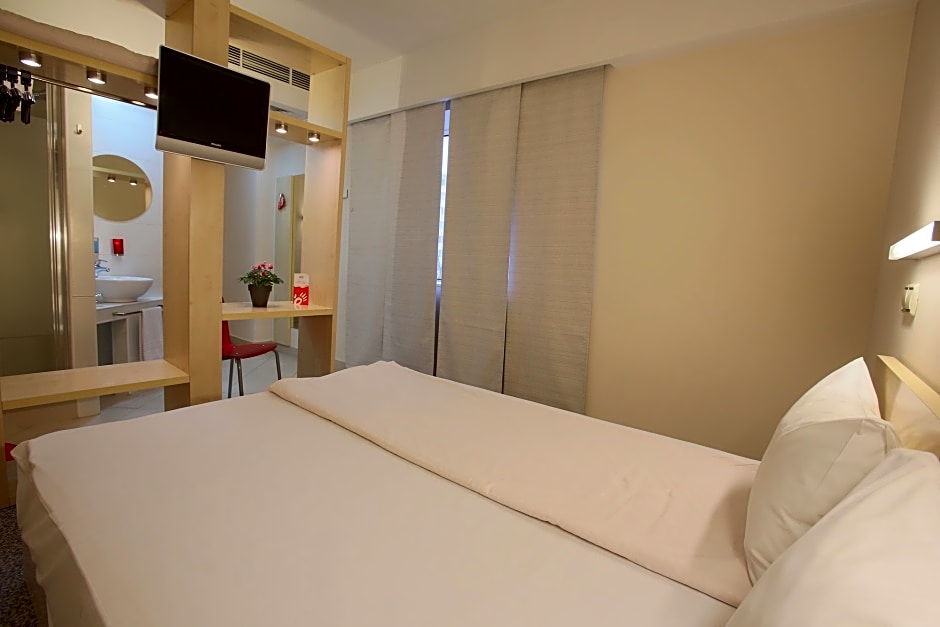 Hello Hotels Gara De Nord Bucharest Romania Rates From Eur29