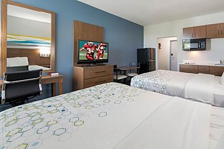 Studio Room with Two Double Beds Non-Smoking