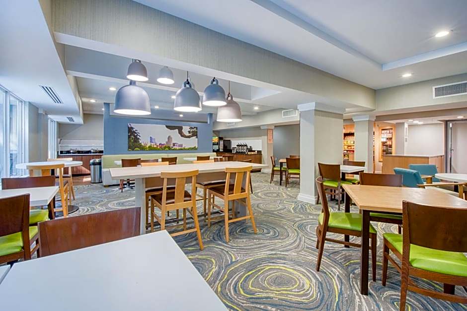 Fairfield Inn & Suites by Marriott Raleigh Crabtree Valley
