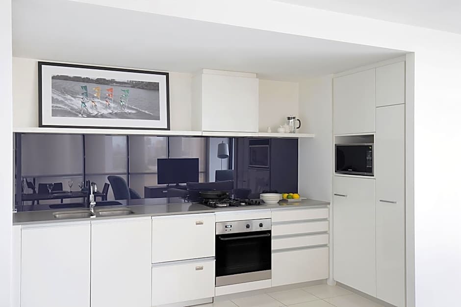 Mantra Circle on Cavill Surfers Paradise