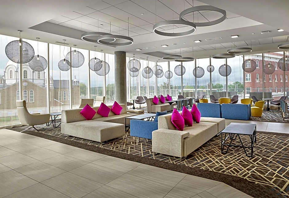 DoubleTree by Hilton Edmonton Downtown