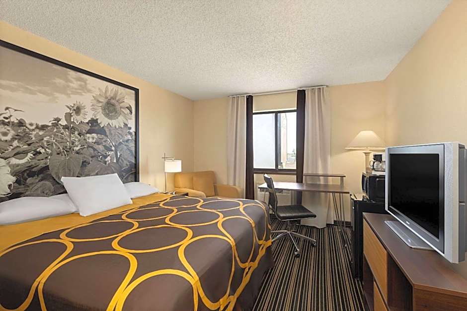 Super 8 by Wyndham Dodge City