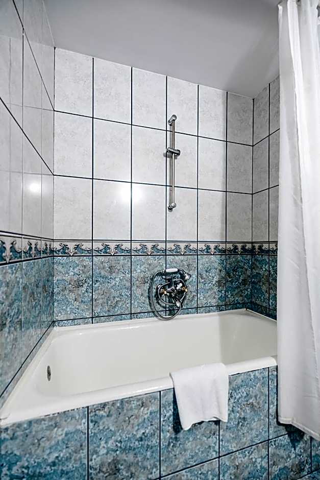 Hotel Imparatul Romanilor