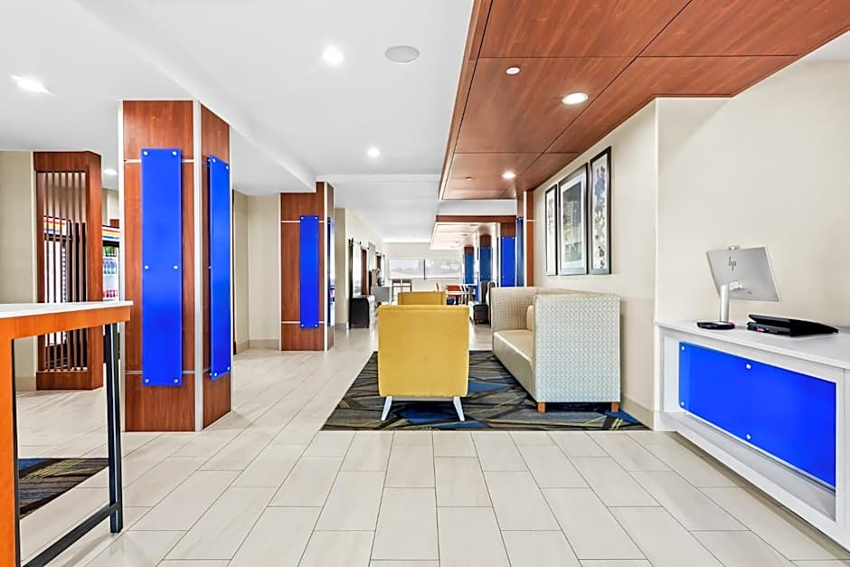 Holiday Inn Express and Suites Hotel - Pauls Valley By IHG