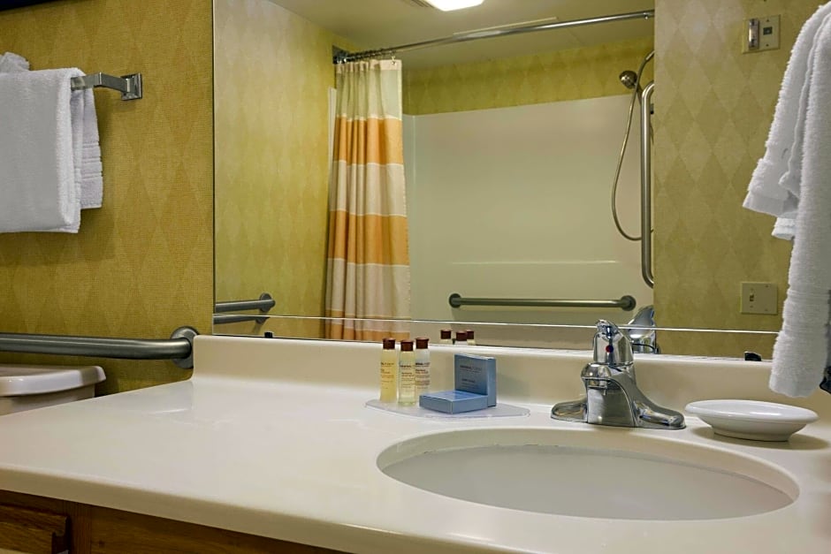 Hawthorn Suites by Wyndham Philadelphia Airport