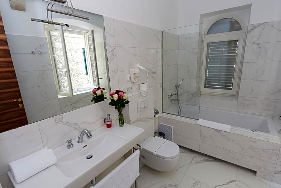 Jupiter Luxury Hotel