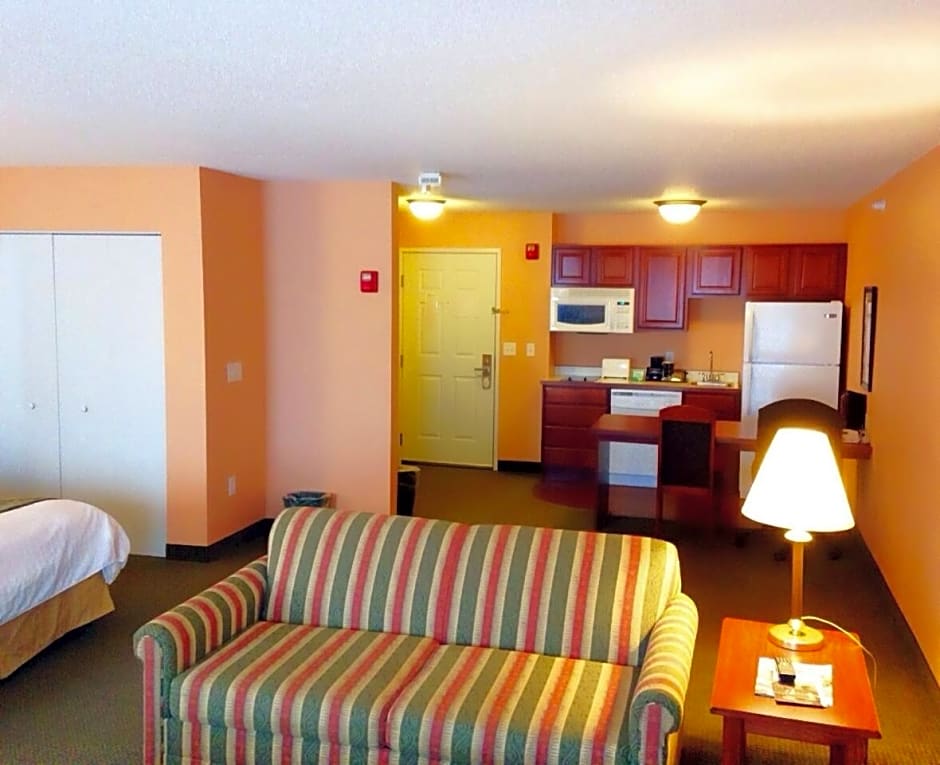 GrandStay Hotel & Suites Downtown Sheboygan