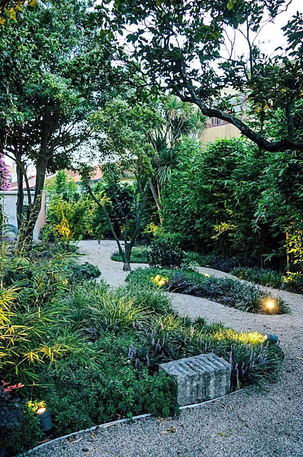 Queen's Garden Hostel