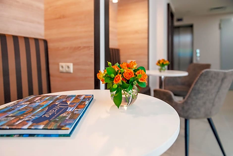 City Park Apart Hotel by CHM