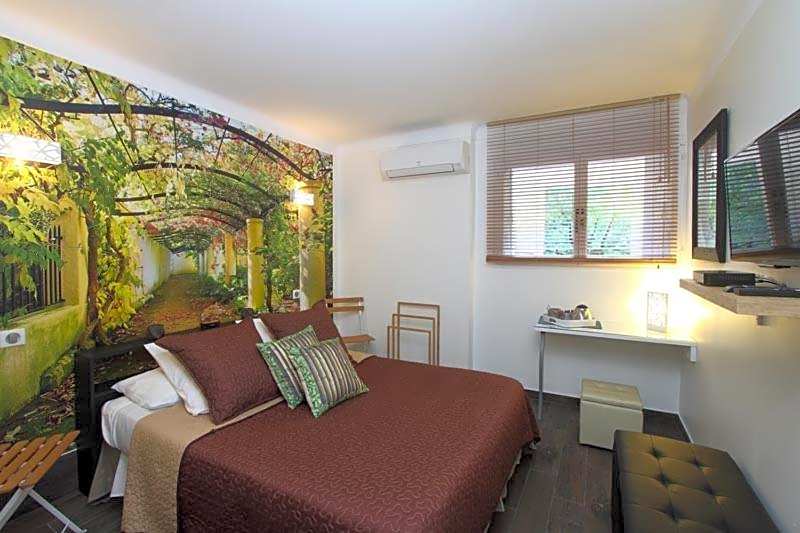 Villa Tricoli B&B avec Piscine