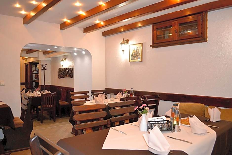 Family Hotel Varosha 2003