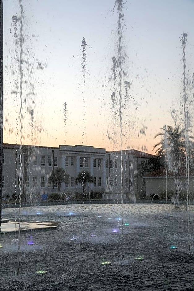 Centennial Plaza Resort Gulfport