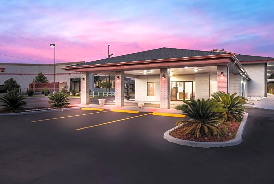 Red Roof Inn & Suites Thomasville