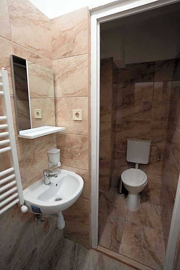 Center Hostel and Guest House