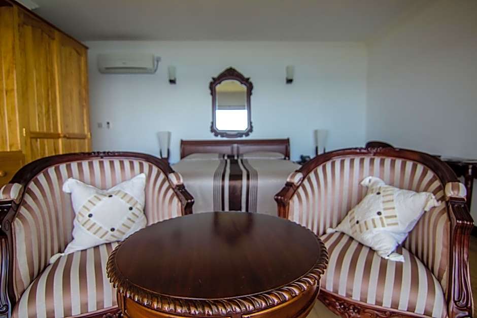 Treasure Cove Hotel & Restaurant