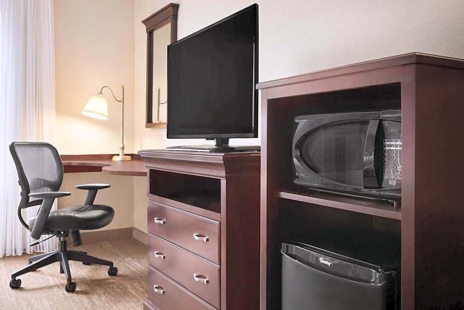 Hampton Inn By Hilton And Suites Washington-Dulles Intl Airport