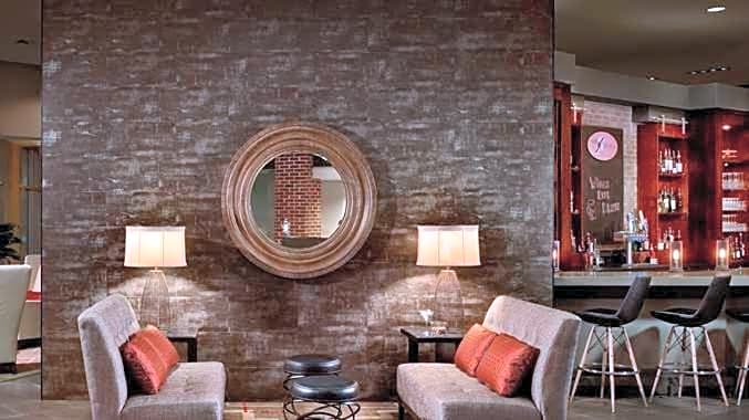 DoubleTree Hotel & Suites Charleston Airport
