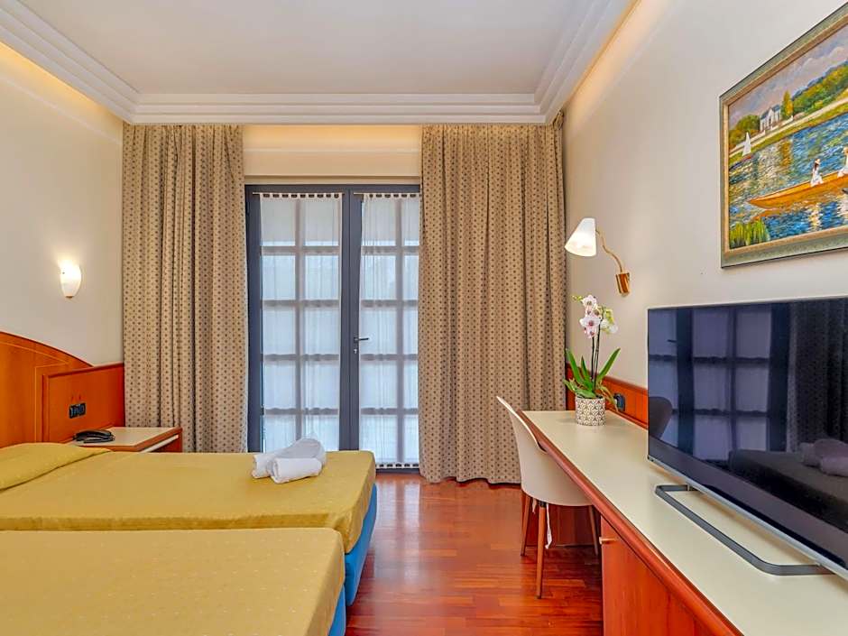 Hotel Prestige