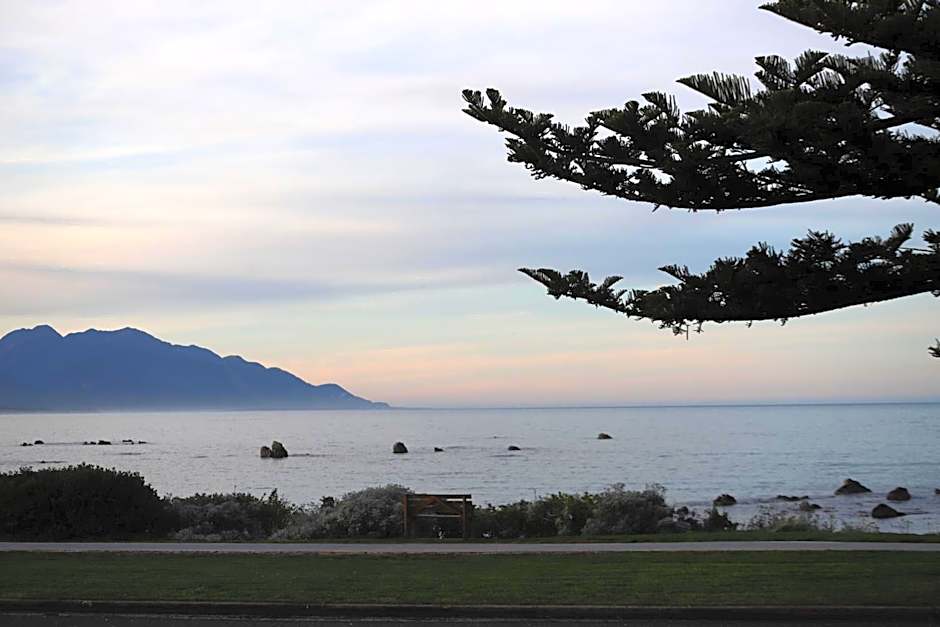 Sierra Beachfront Motel