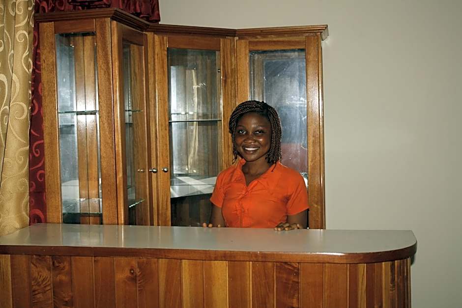 Dokua Royal Hotel