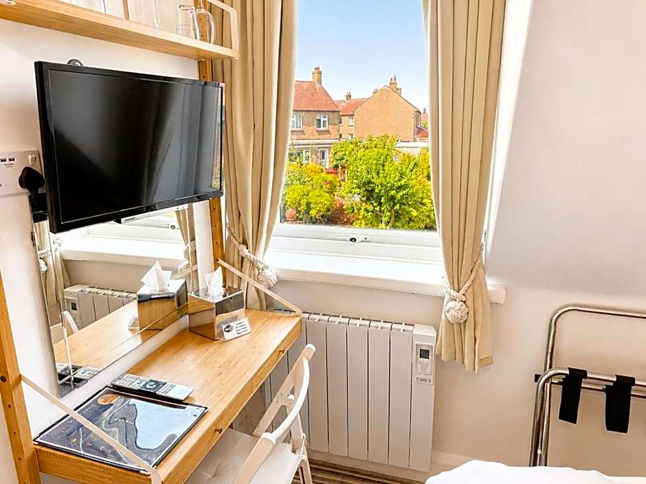 Holly Trees Guest Accommodation