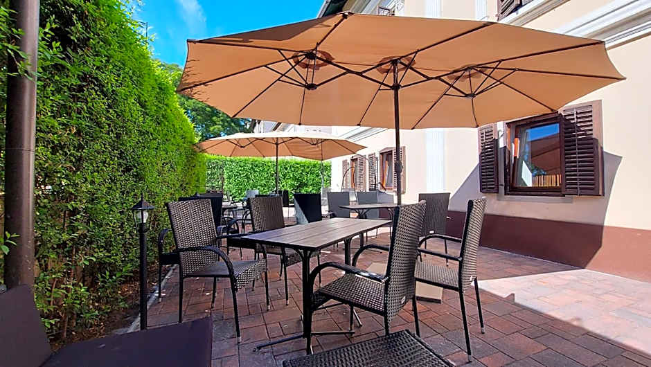 Vén Diófa De Lux Panzió