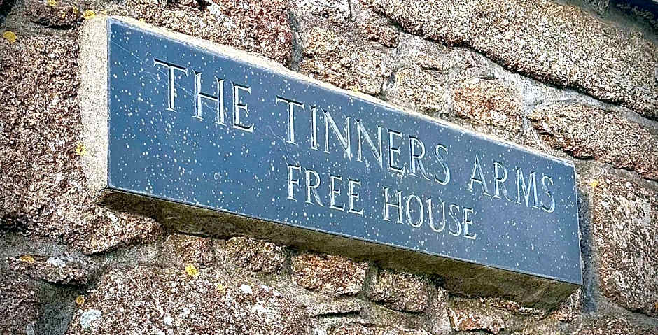 The White House at The Tinners Arms