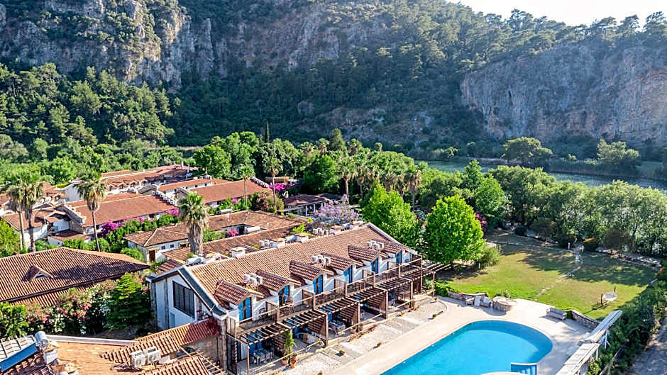 Aydos Hotels & Breeze Restaurant