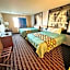 Super 8 by Wyndham Reedsburg