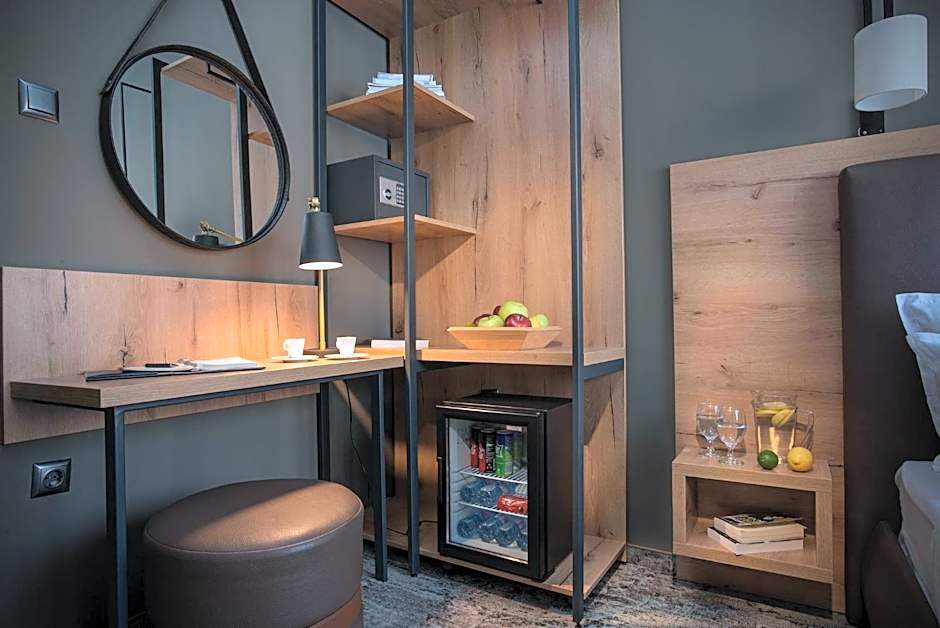 THE STAY Boutique Hotel Central Square - Free Compliments - Free Wi-Fi - TOP LOCATION - Nearby Paid Parking