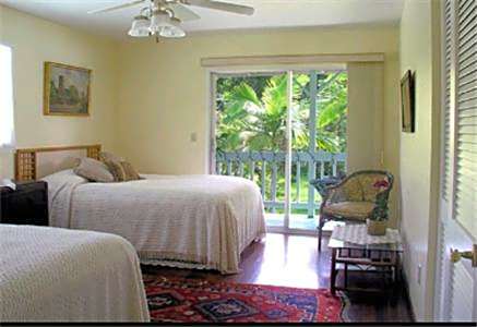 Lava Tree Tropic Inn