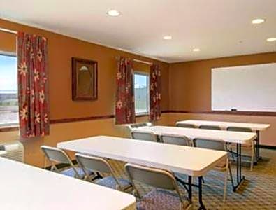 Super 8 by Wyndham Topeka at Forbes Landing
