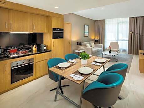 Premium Suite with Kitchen