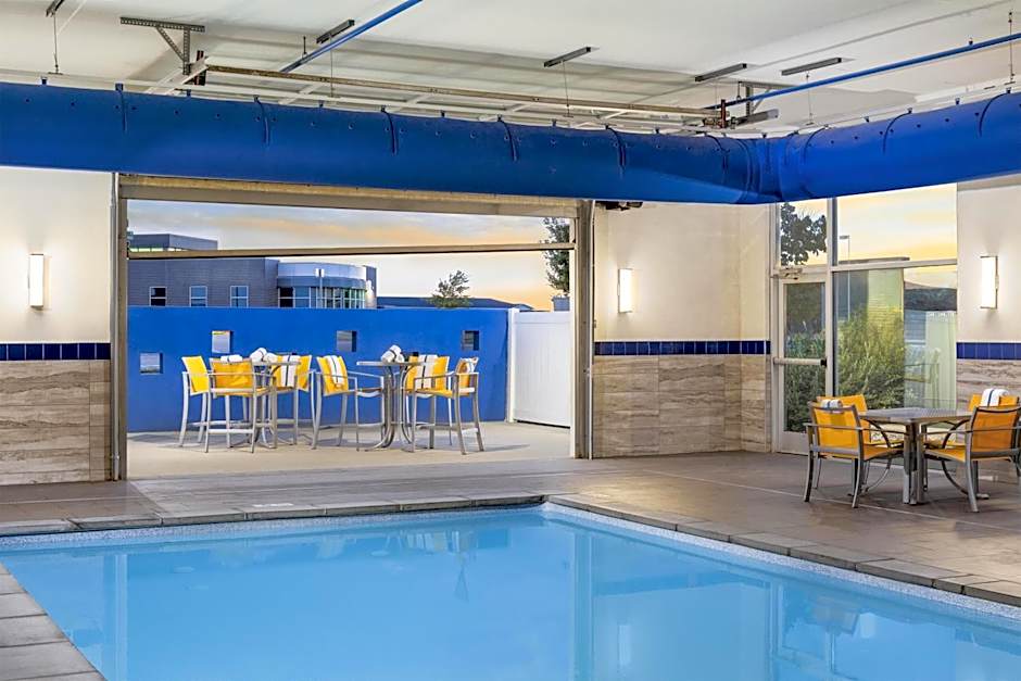 GLo Best Western Dawley Farms In Sioux Falls