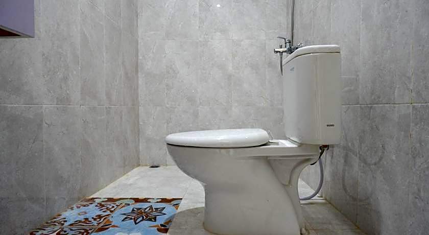 RedDoorz near Mutiara SIS Al Jufrie Airport Palu 2